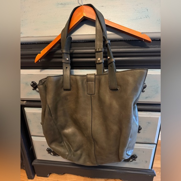 We The Free - Echo Leather Tote
Brand new - Picture 4 of 16